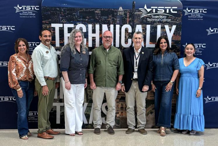 Five TSTC in Harlingen employees receive Chancellor’s Cornerstone Award