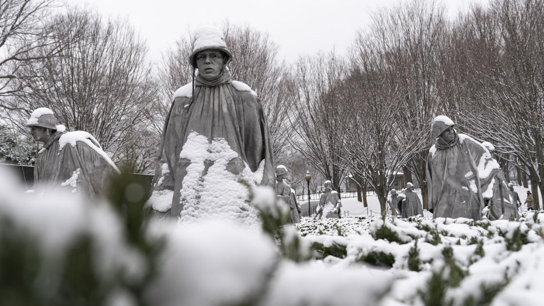 Donald Kirk : 베트남 칼럼니스트들과 함께 한국 전쟁으로 죽은 자에게 경의를 표하다 Donald Kirk : 베트남 칼럼니스트들과 함께 한국 전쟁으로 죽은 자에게 경의를 표하다