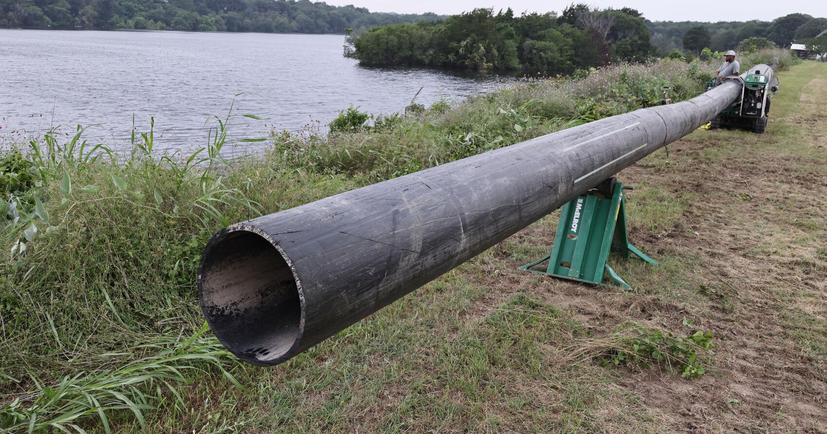 Rushing to protect homes from Bruceville-Eddy lake - Vimarsana News