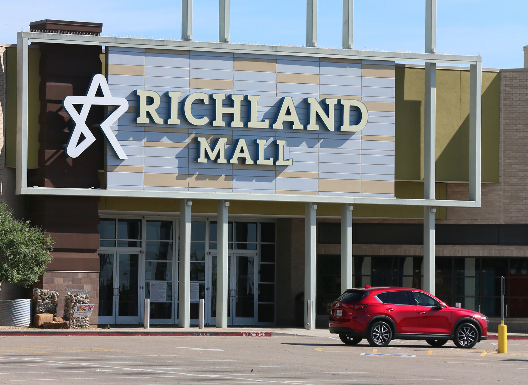 Richland mall clearance shoe stores