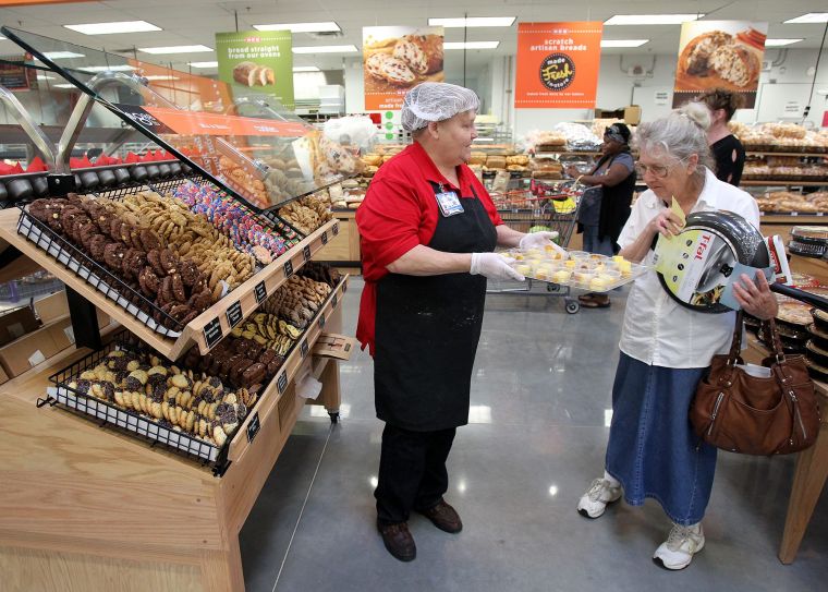 Thousands flock to new HEB Plus! store in South Waco Business
