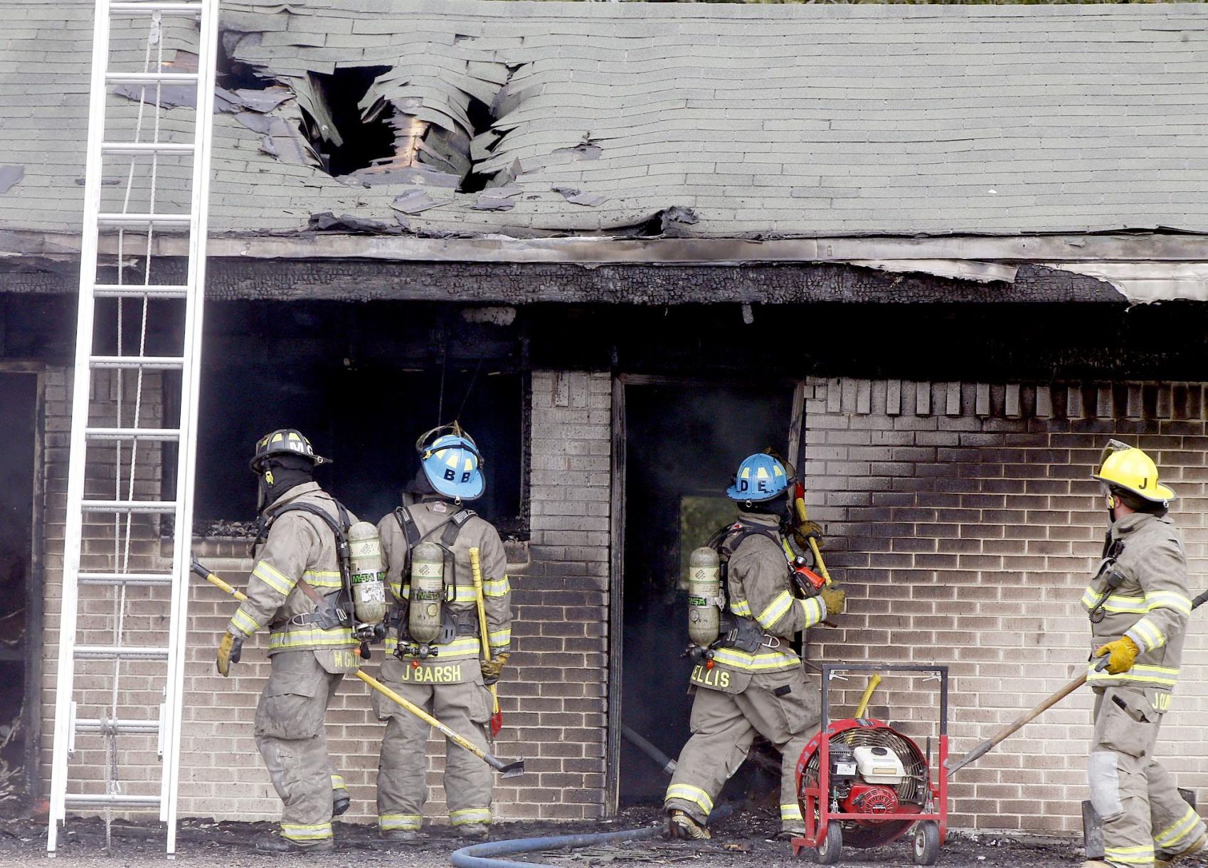 Fire Destroys Lacy Lakeview Motel Rooms, Displaces Guests | Local News ...