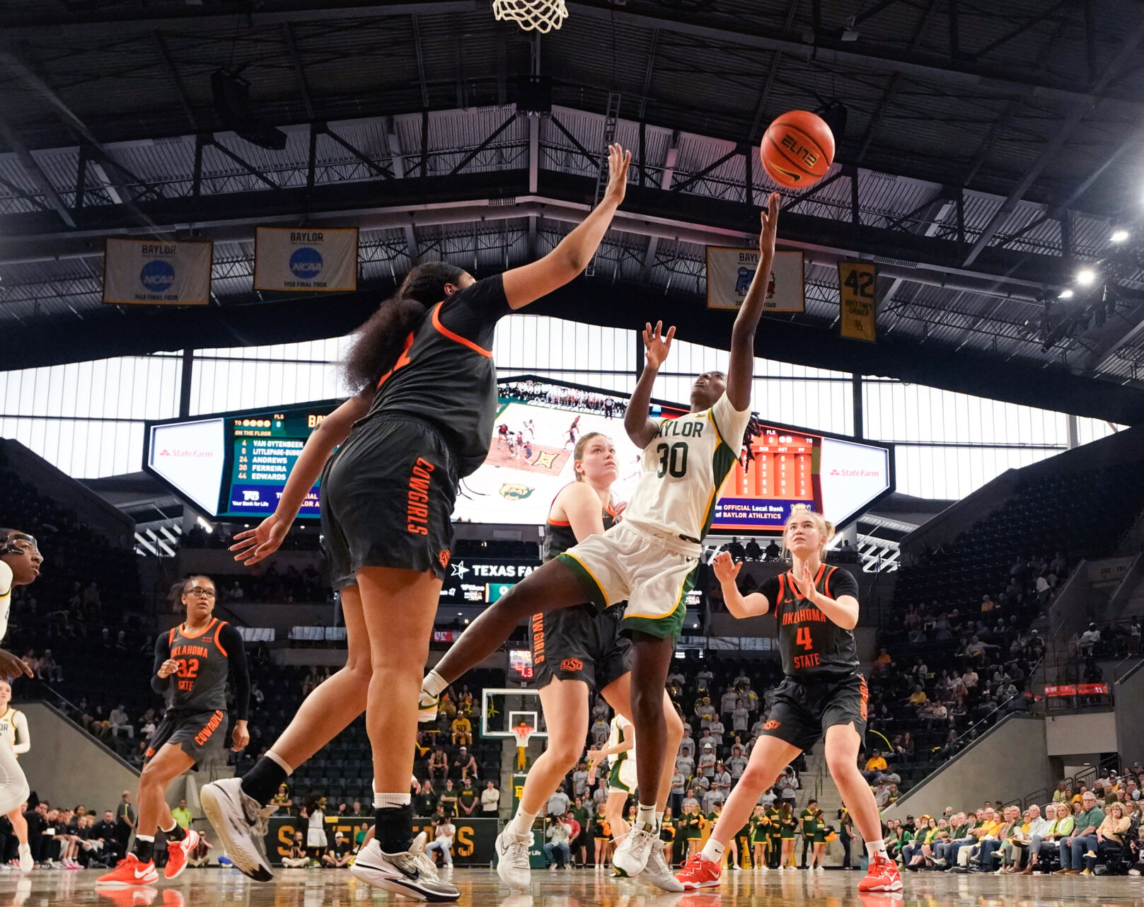 Blackwell, Edwards Have Double-doubles For Baylor In Finale