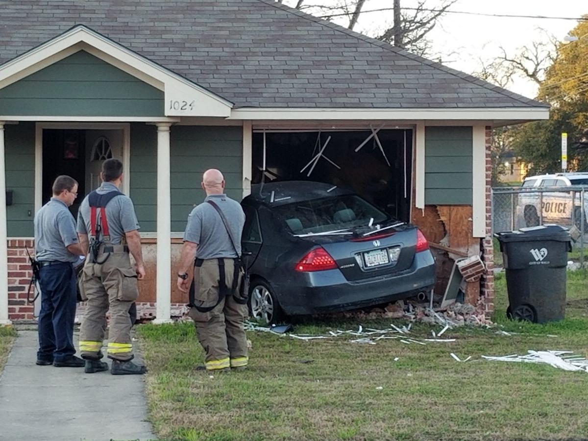 Police seek to make arrests after car crashes into East Waco home