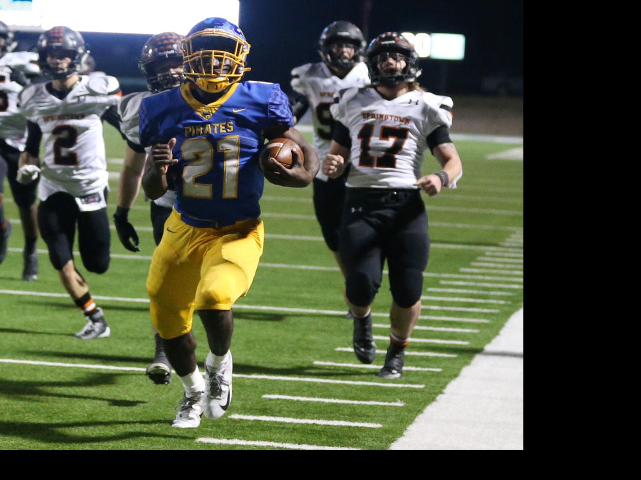 Opportunistic Defense Leads No 3 La Vega Back To State