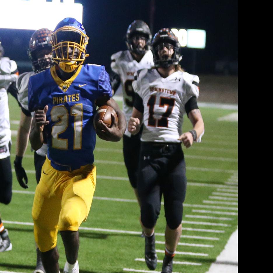 Opportunistic Defense Leads No 3 La Vega Back To State