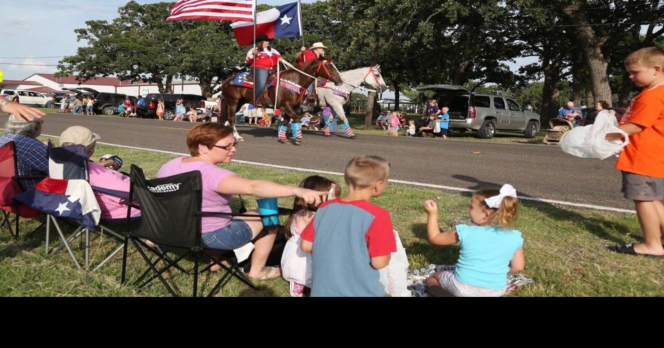 Lions Club shows pride in Riesel