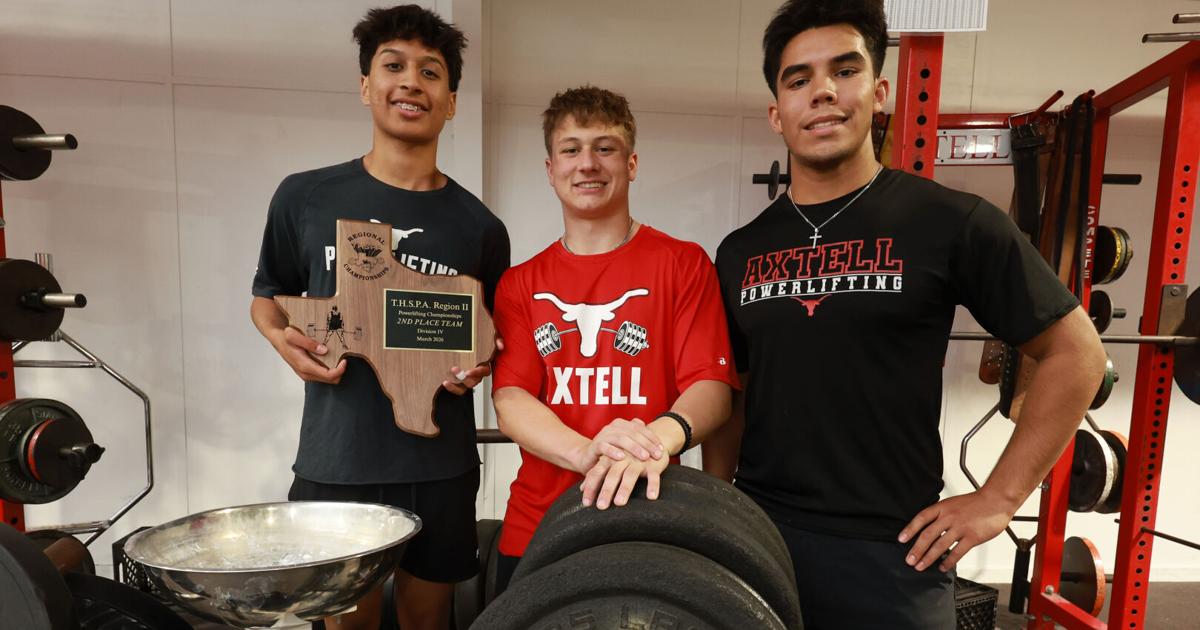 Scott Axcell Axtell shows off strength across variety of weight classes