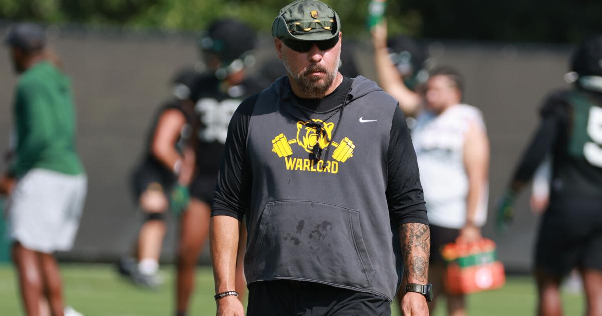 Crazy middle linebacker energy: Inside the Baylor weight room with Director of Athletic Performance Vic Viloria
