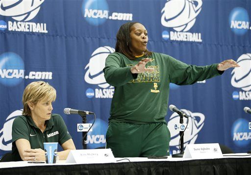 Mulkey hires Messer as LSU associate head coach