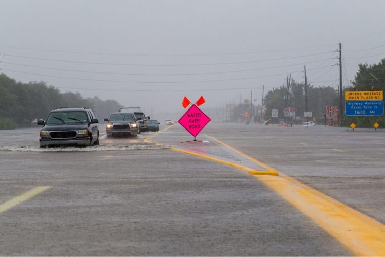 Building hurricane-resilient communities: Researchers harness engineering and AI to minimize storm disruptions