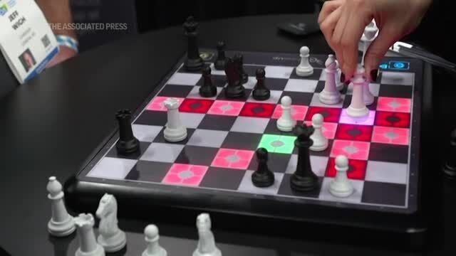 AI-Powered Chess Boards : ChessUp chess board