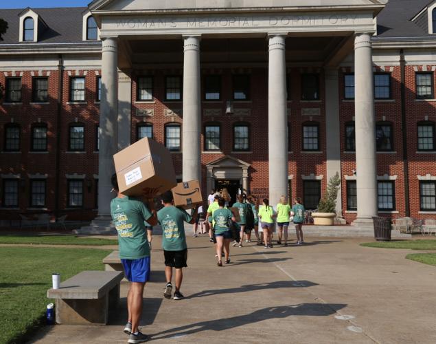 Baylor movein day sticks to new schedule in latest COVID19 precaution