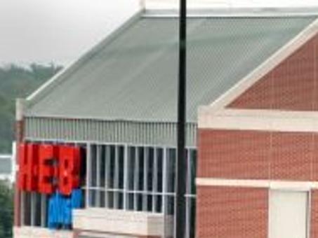 H E B Opens New Store This Week Changing Three Neighborhoods