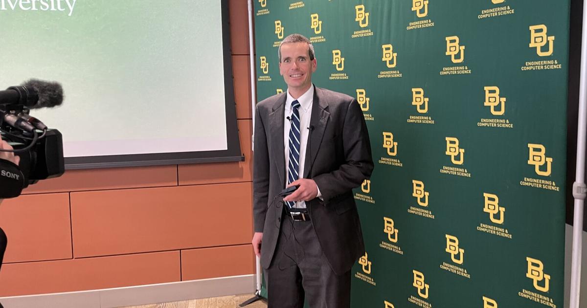 Baylor professor leads team to solve cluttered communication spectrum