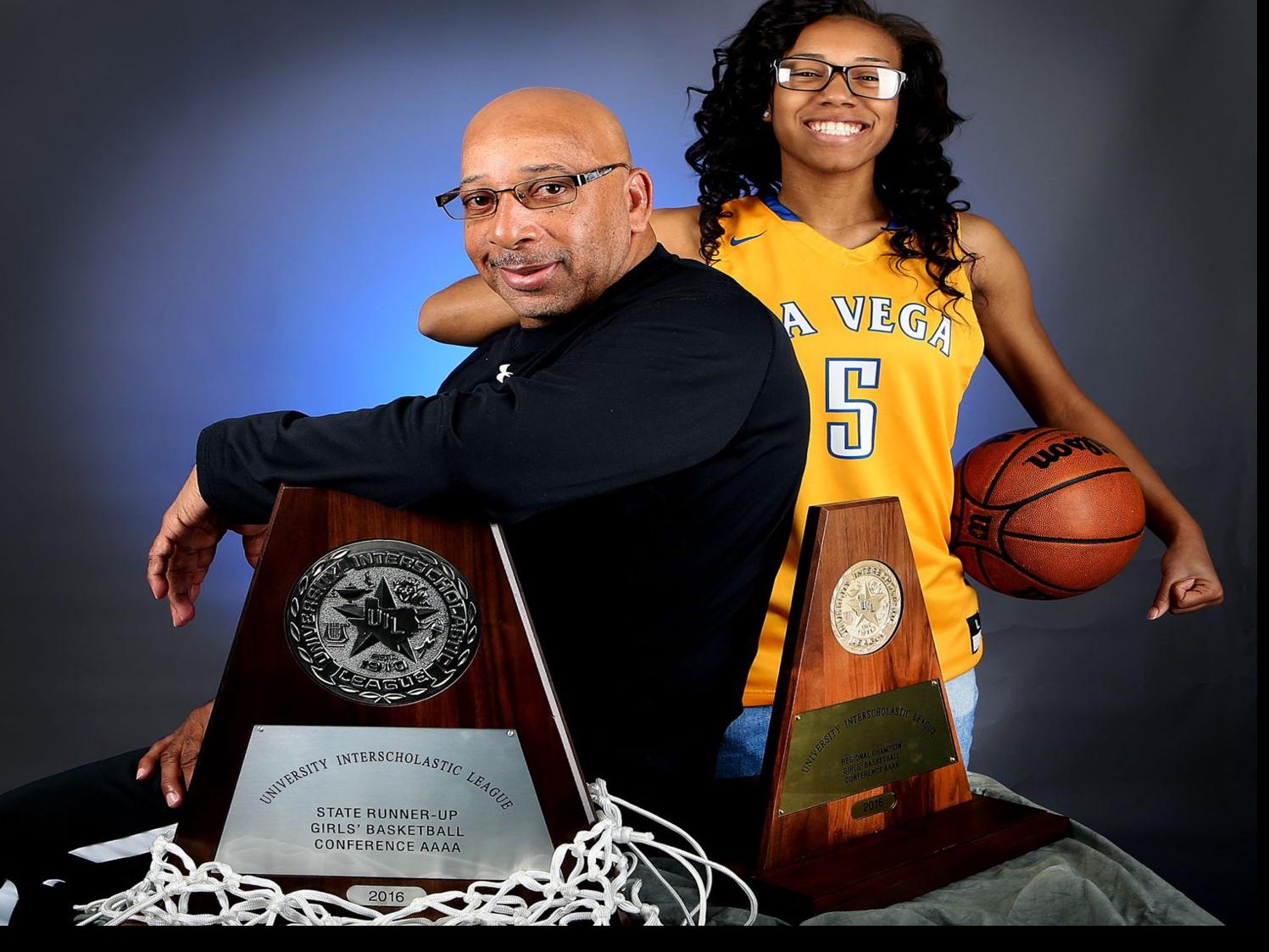 Super Centex Girls Basketball Team La Vega S Landrum Jefferson