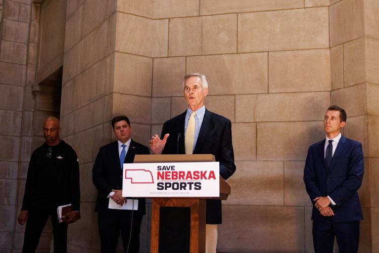 091026-owh-new-sportsbetting-nf-08