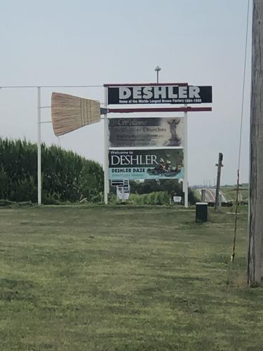 Deshler welcome sign_broom.jpg