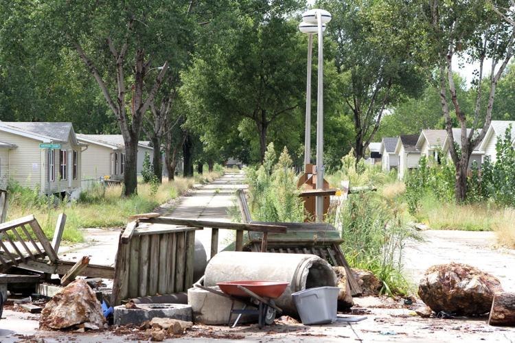 Paradise Lakes community residents deal with mixed messages