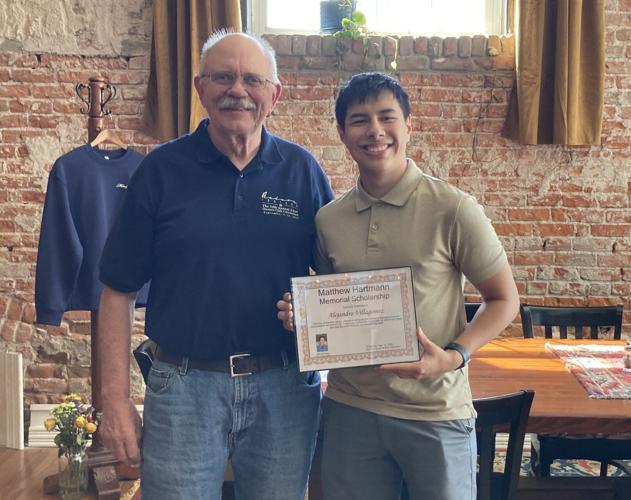 Alejandro Villegomez receives scholarship