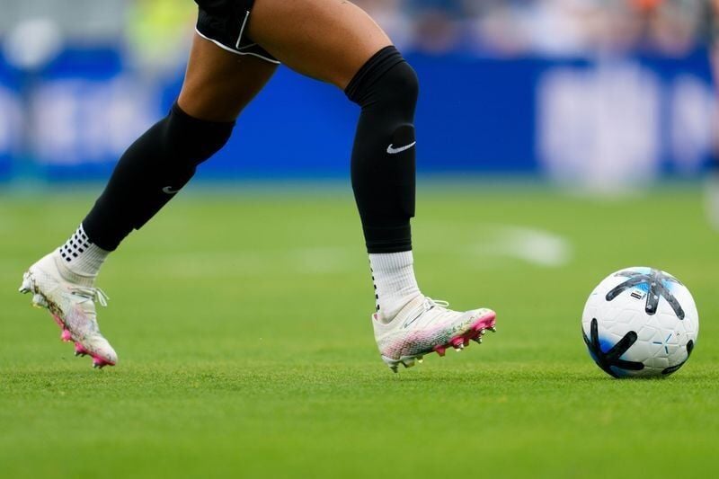Aug 1, 2026; Louisville, Kentucky, USA;  Racing Louisville FC defender Ellie Jean (5) dribbles the ball during the first half against Chicago Stars FC at Lynn Family Stadium. Mandatory Credit: EM Dash-Imagn Images