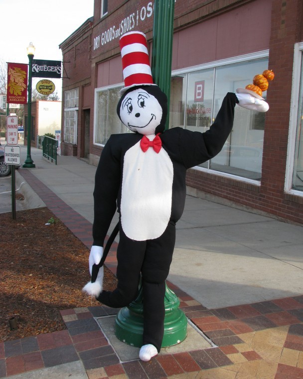 cat in the hat scarecrow