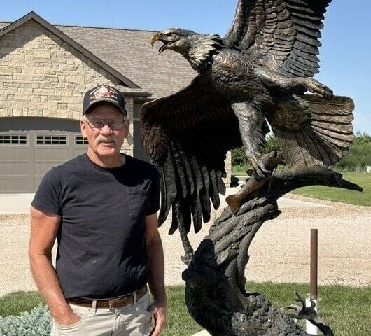 eagle-statue-p5- the model eagle