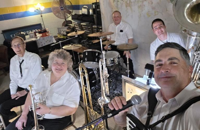 Leo-Lonnie-Polka-Band-2000x1500.jpg