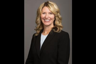 Lori Simonsen Honored with Beta Alpha Psi Outstanding Faculty Award