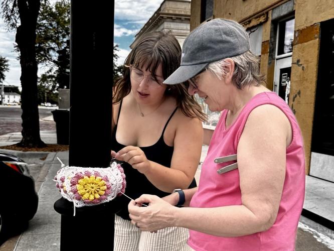 yarn bombing - p4 - intricate work