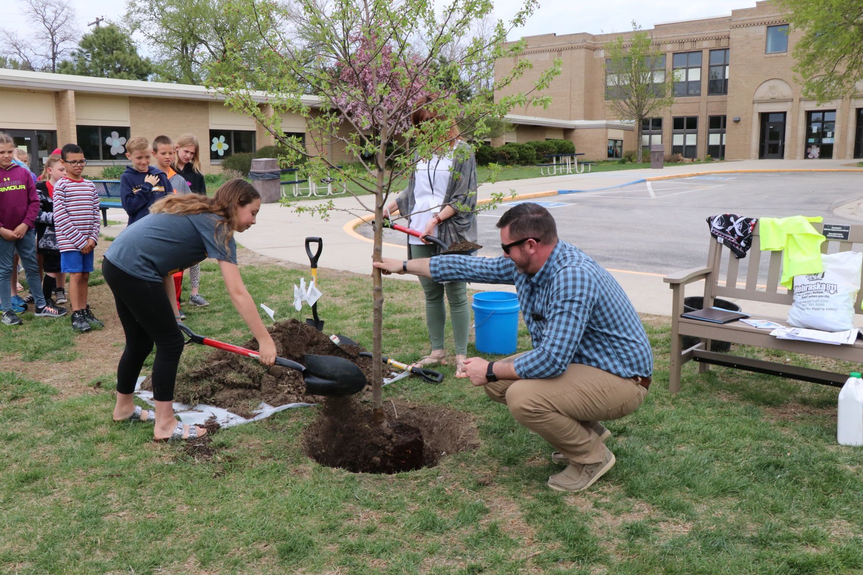 Burton s art brings tree bench to school