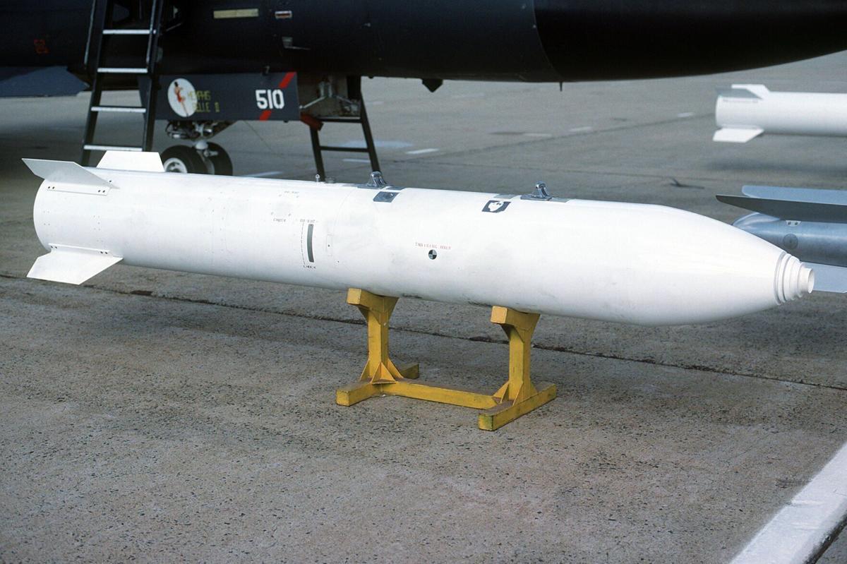 B83 nuclear bomb, training model