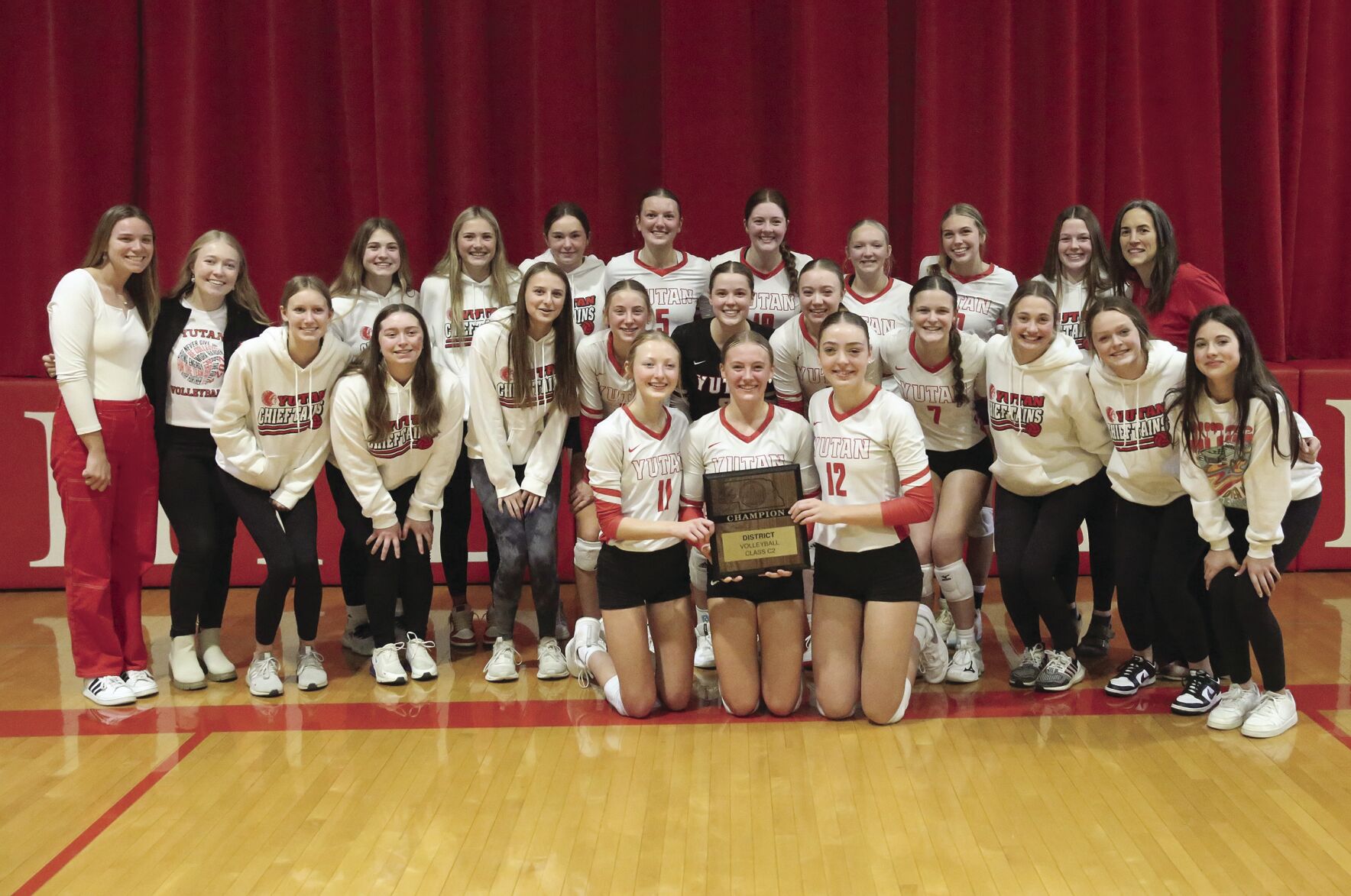 Yutan Volleyball Team.jpg