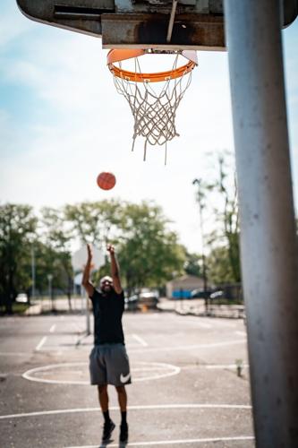 Hoop Dreams COPYRIGHT RESTRICTED