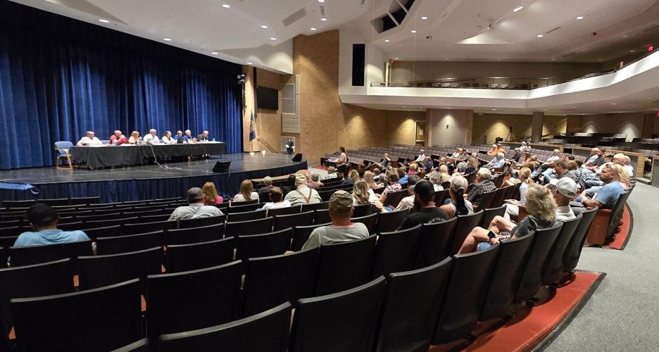 hearing-crowd2.jpg