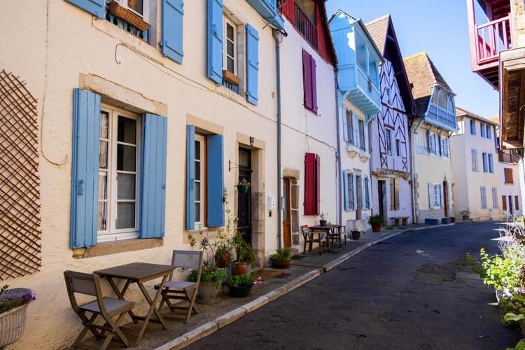 Salies-de-Bearn, a postcard town of half-timbered homes.