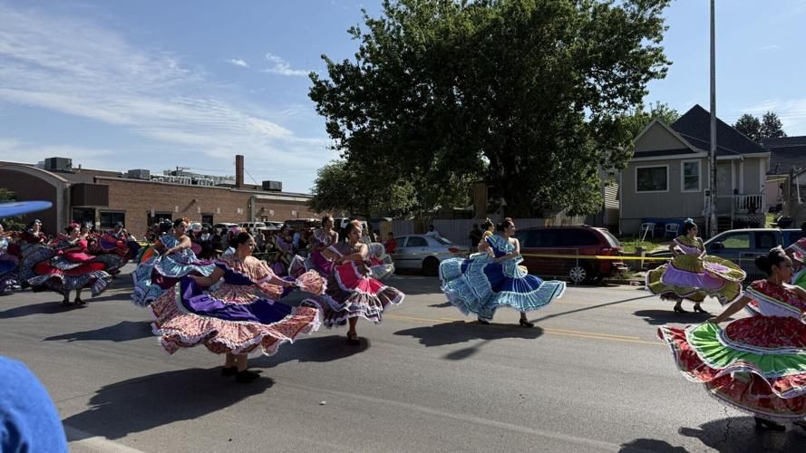 dancers-parade