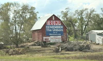 Trump Barn, new sign
