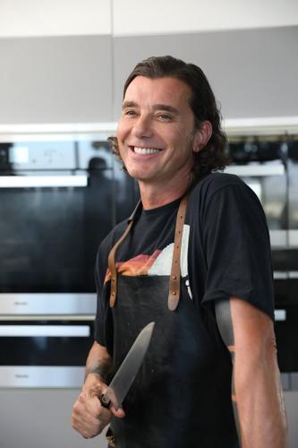 celebrity-travel-rossdale-20250218