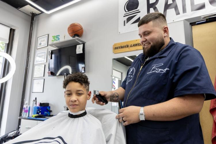 080526_RailsideBarbershop_02