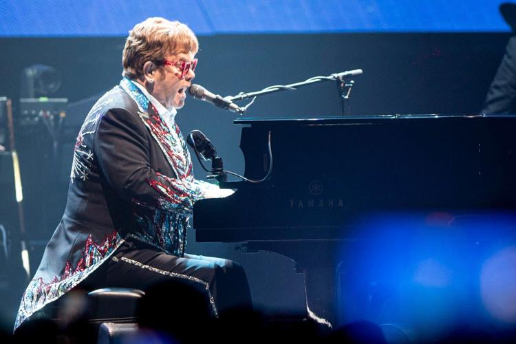 Elton John concert, 3.27