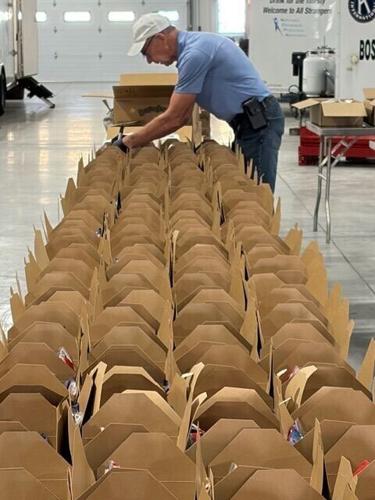 hot-meals-fires-p7- filling lunch bags