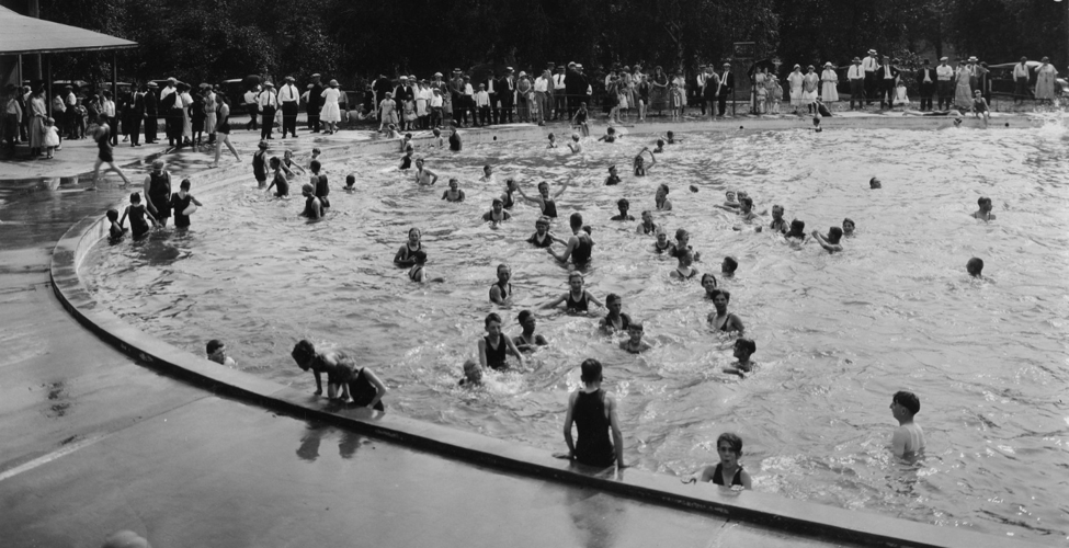 Riverview Park pool 1924