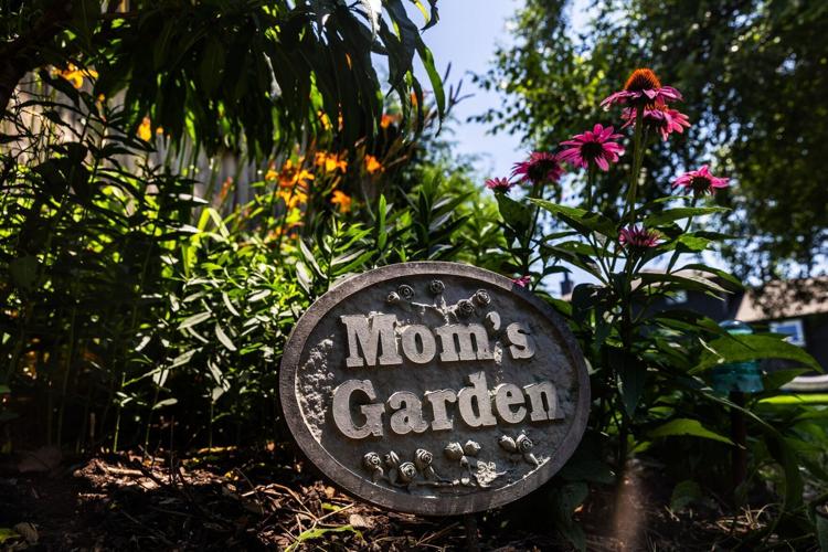 070923-owh-liv-marjgardenco-pic-cm03