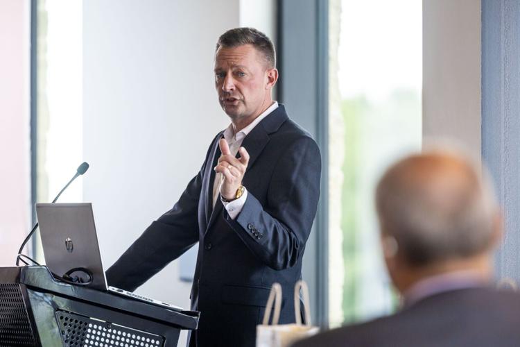 081926_ChamberRoadShow_04