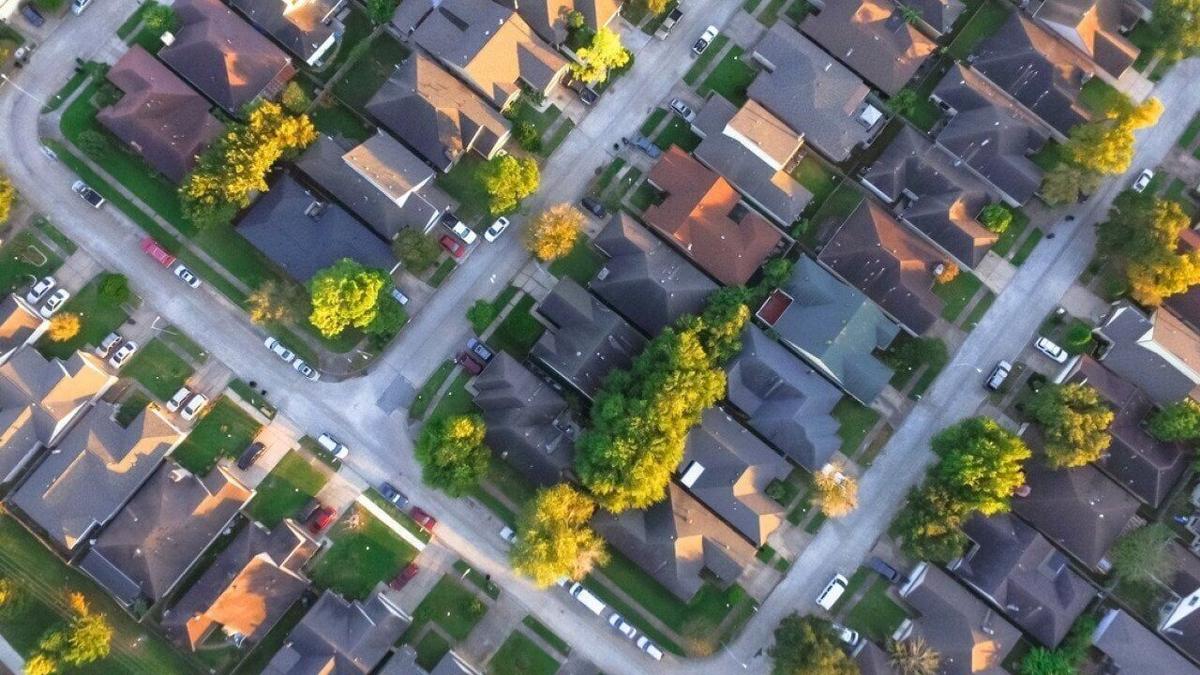 What type of home sells the fastest in Lincoln in 2026?
