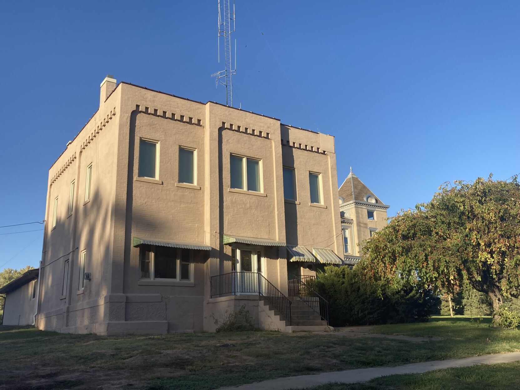 Nebraska county jail has violent strange history