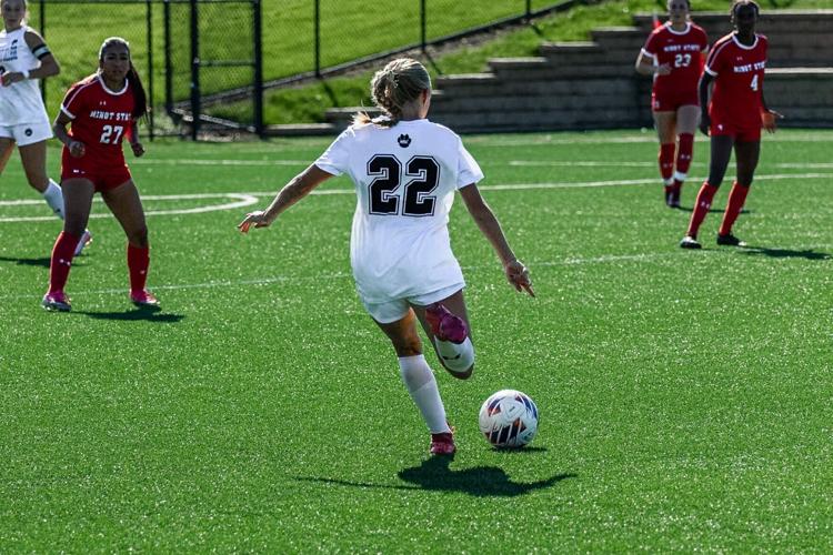 Olivia Thompson's two goals power Wildcats in 2-0 shutout win over Minot State