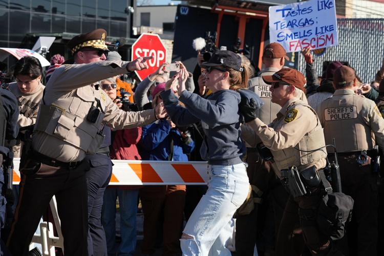 APTOPIX Federal Enforcement Chicago