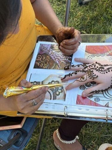 art-in-park-p5 - henna vines